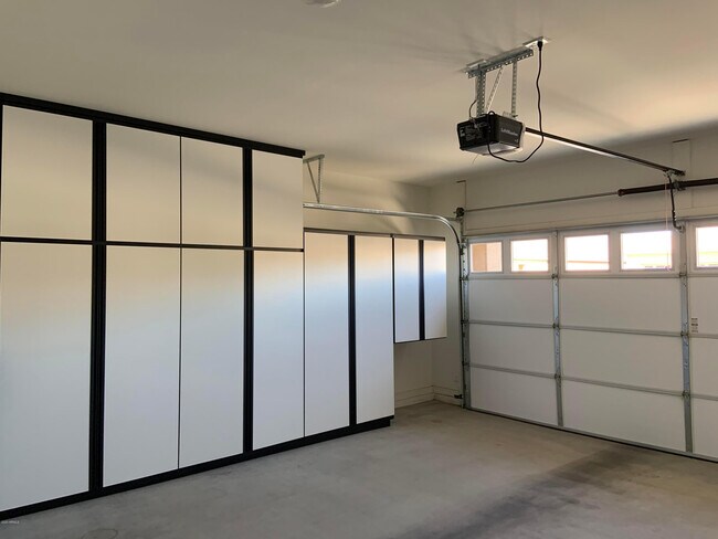 Building Photo - 22407 W Morning Glory St