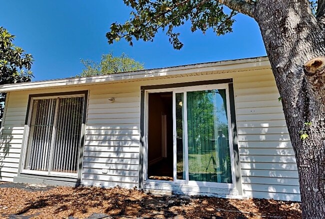 Building Photo - 13426 Tyringham St