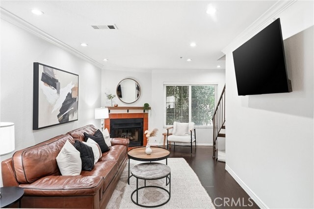 Building Photo - 334 S Walnut Ave