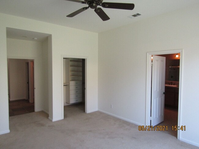 Building Photo - Centrally Located Single Story Home in Traditions