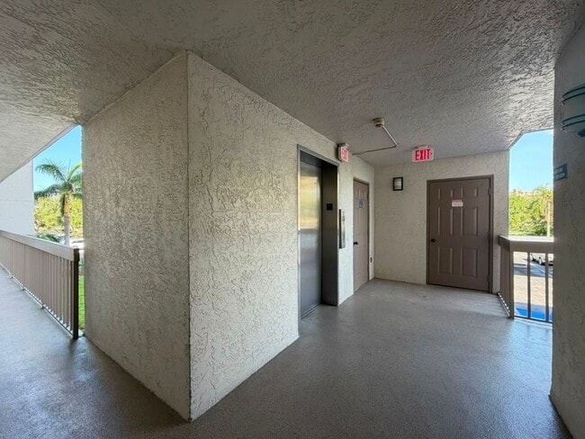 Building Photo - 1324 Pasadena Ave S
