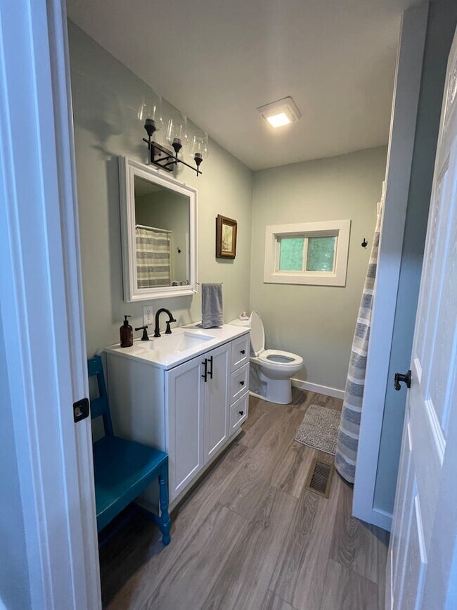 Bathroom #2 - 5804 Barnhart Rd