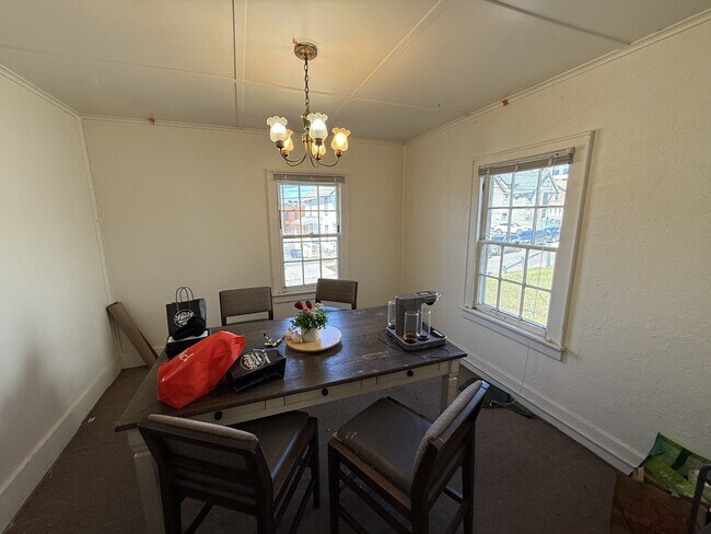 Building Photo - 121 Linden Ave