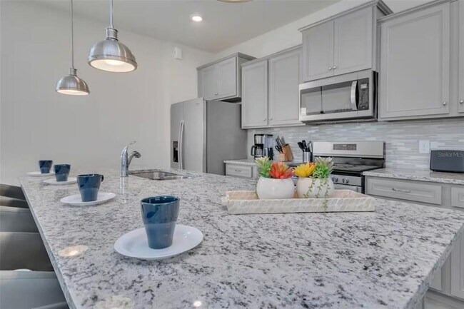 Building Photo - 7267 Oakmoss Loop