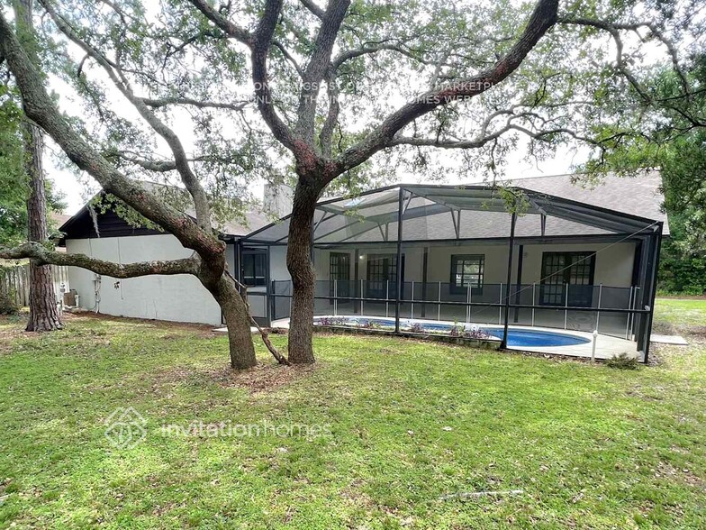 Building Photo - 128 Trafalgar Pl