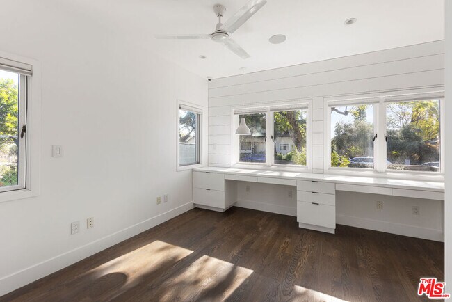 Building Photo - 4525 Melbourne Ave