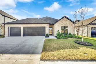 Building Photo - 260 Lakeside Dr