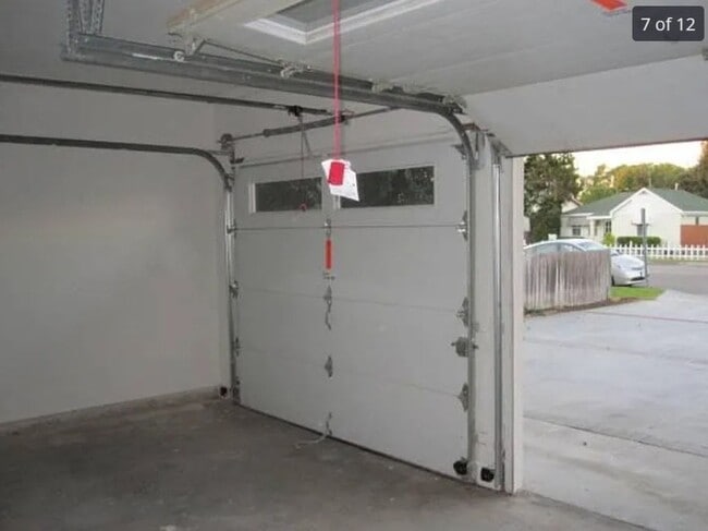 Building Photo - 4 Bed with Dual Master Bedrooms