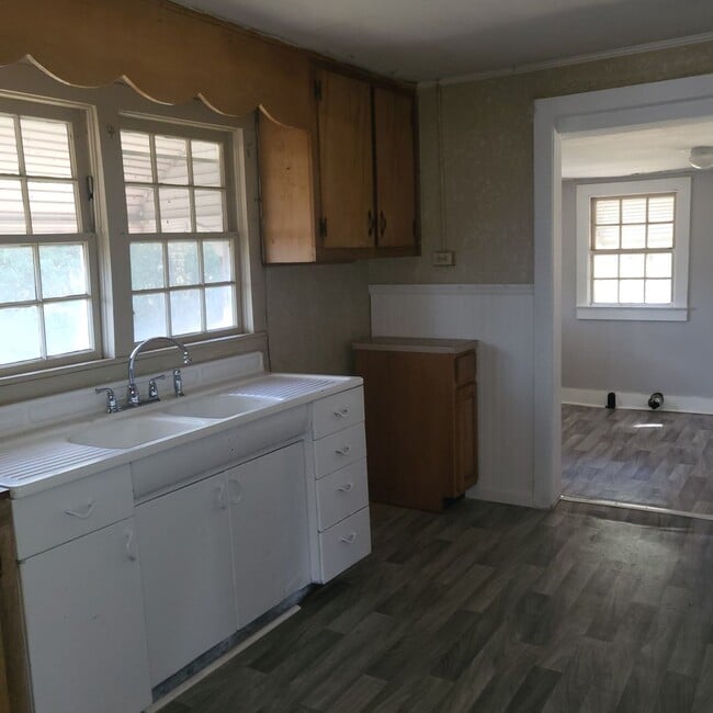 Building Photo - 128 Wrightsville Ave