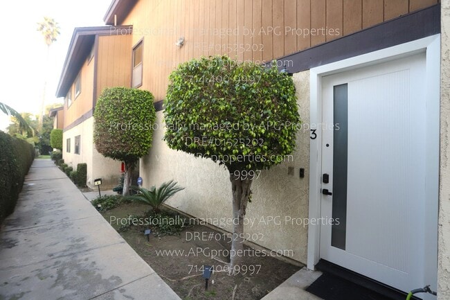 Building Photo - 9321 Chapman Ave