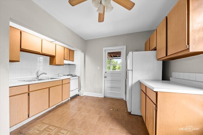 Building Photo - 17 S Channing St