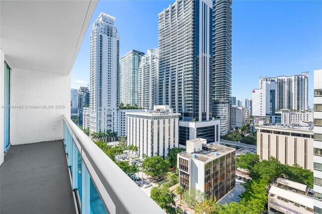 Building Photo - 951 Brickell Ave