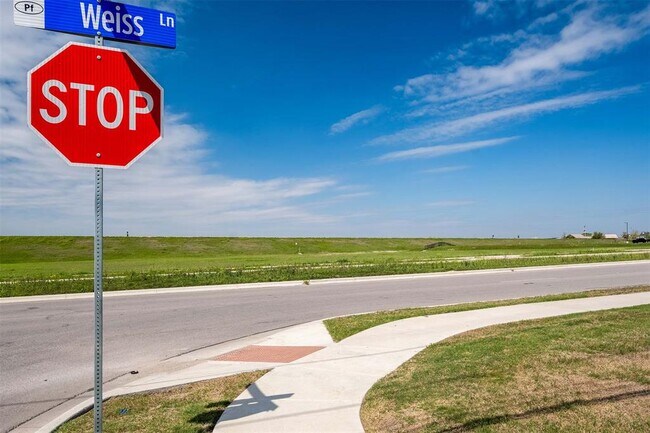 Building Photo - 18007 Malnati Dr