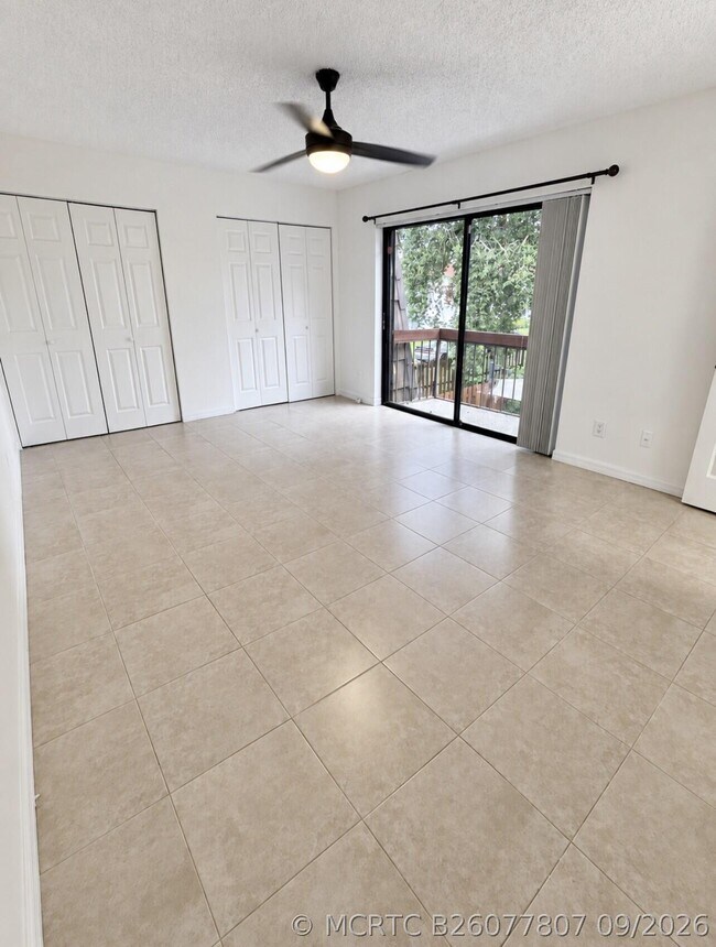 Building Photo - 4039 Palm Bay Cir