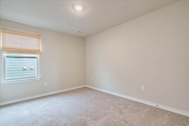 Building Photo - 133 Papaya Dr
