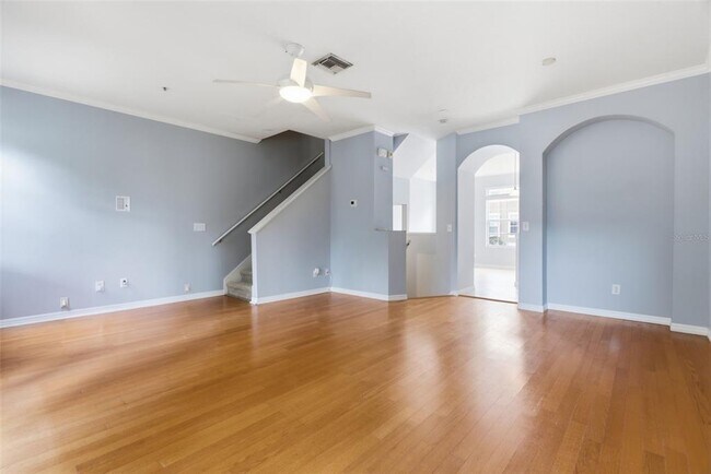 Building Photo - 3011 Pointeview Dr
