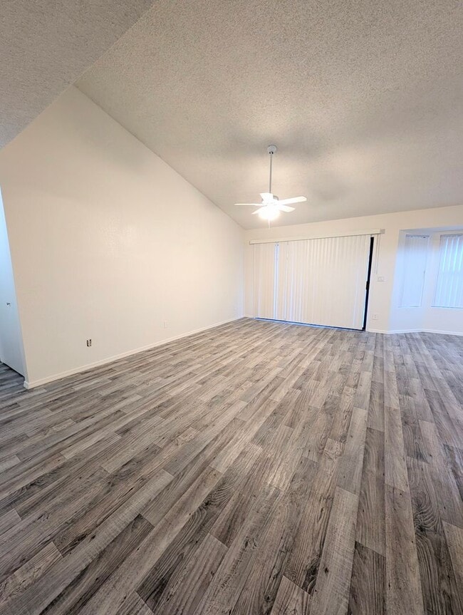 Building Photo - AVAILABLE NOW IN GREAT GILBERT LOCATION WITH NO HOA!!!