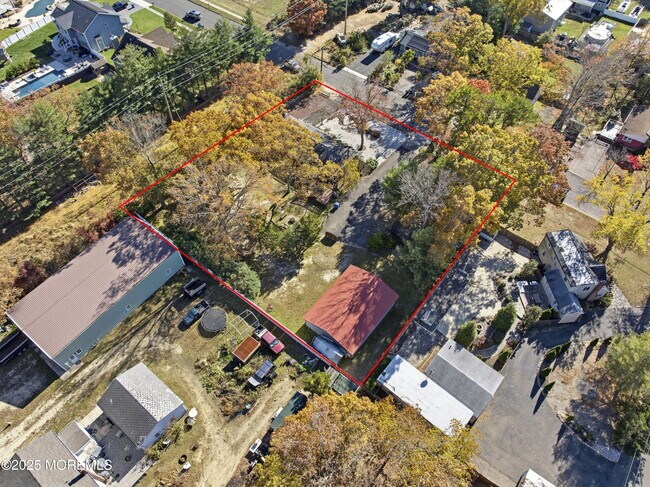 Building Photo - 218 Holly Ave