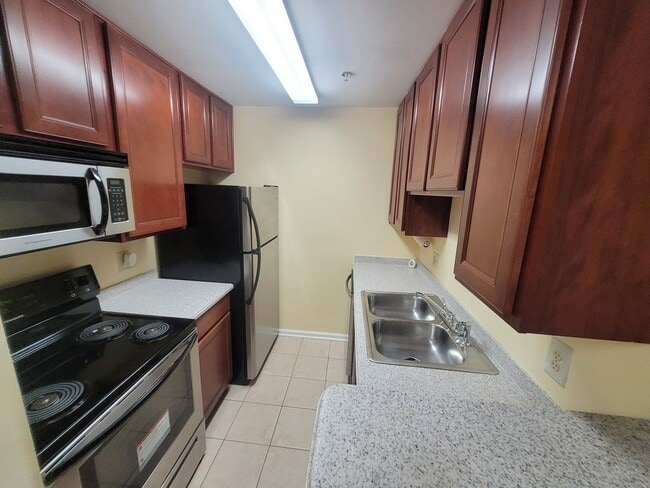 Building Photo - CONDO FOR RENT STAFFORD