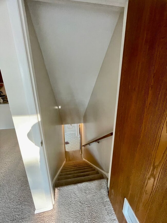 Building Photo - 2 Bed 1.5 Bath- Oakdale PA! Hawthorne Vill...