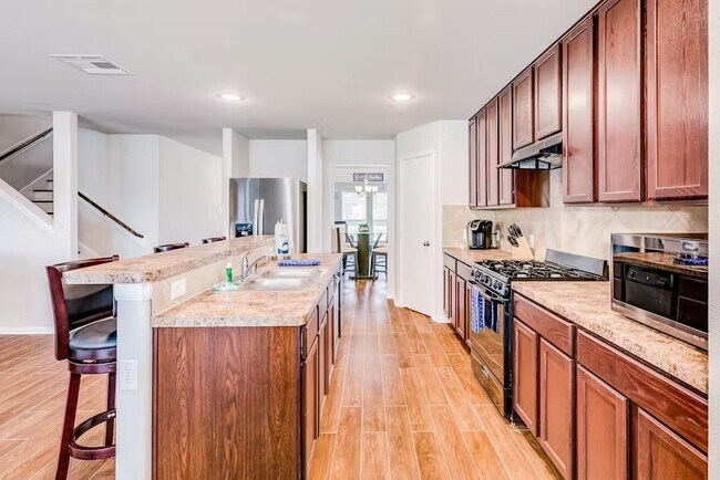 Building Photo - 7223 Foxwood Mist Trl