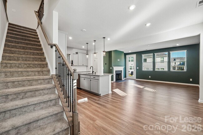 Building Photo - 15618 Little Bluestem St