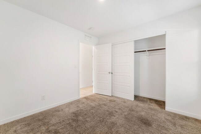 Building Photo - 894 Cadence Vw Wy