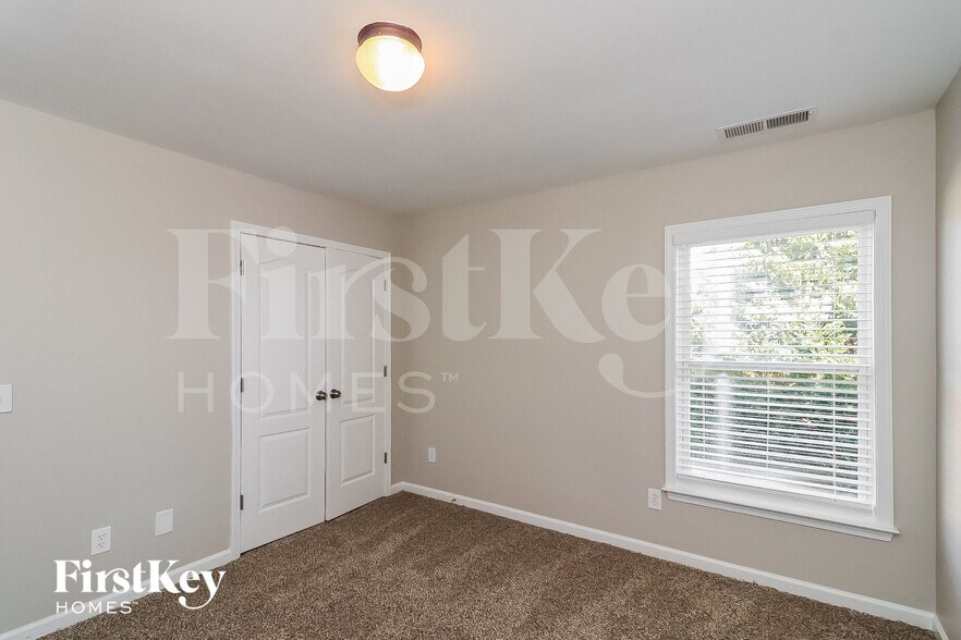 Building Photo - 204 Birch Hill Ct