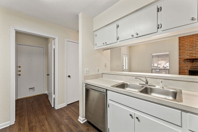 Building Photo - AUS2518 Howellwood