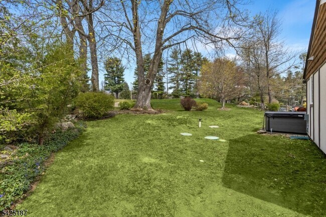 Building Photo - 487 W Shore Trail