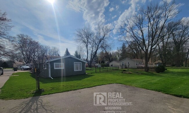 Building Photo - Spacious 2 Bed, 1 Bath Home in Alto, MI
