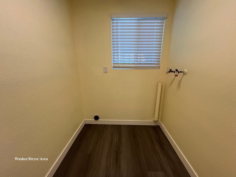 Building Photo - 2819 1/2 Altura St