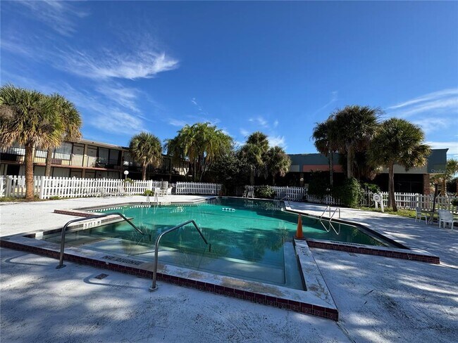 Building Photo - 7900 S Orange Blossom Trail