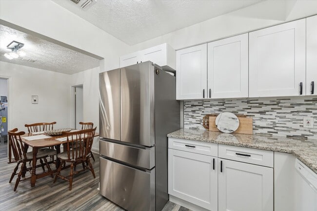 Building Photo - 5618 Village Way Dr.