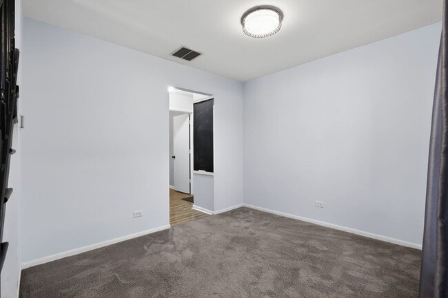 Building Photo - 1336 Queensgreen Cir