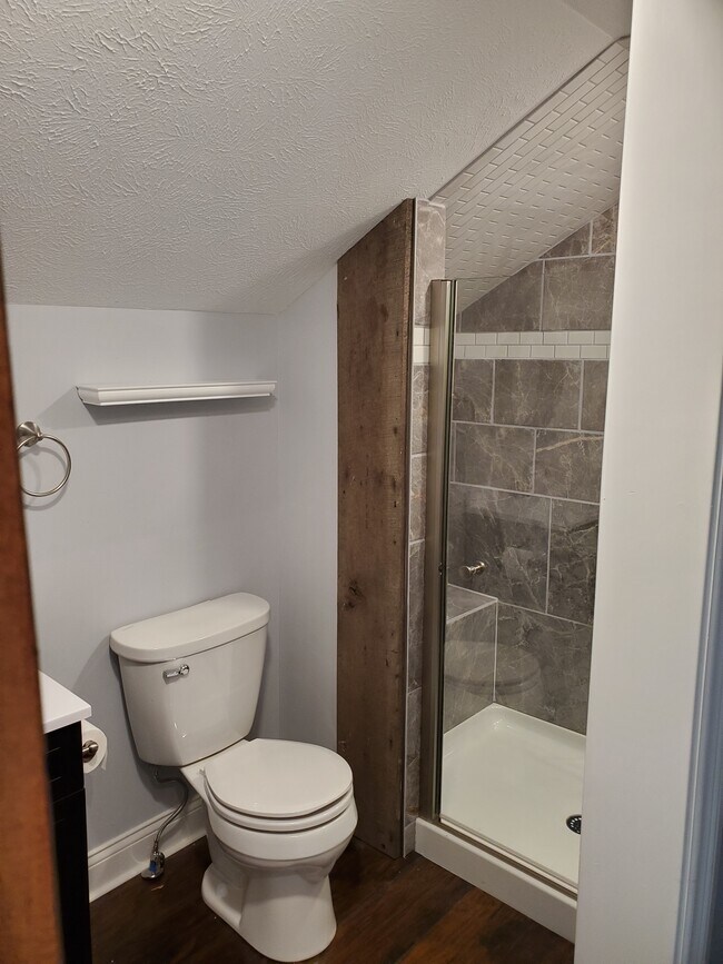 Building Photo - 401 High St