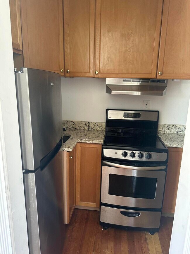 Building Photo - 258 Seminole Ave