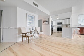 Building Photo - 1250 S Miami Ave