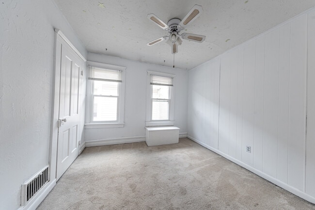 Building Photo - 849 S Franklin St