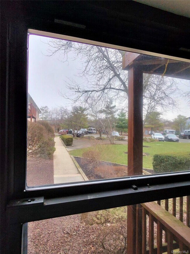 Building Photo - 285 Sneden Pl W