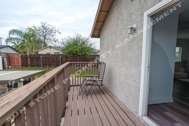 Building Photo - Luxury 4 Bed 3 bath