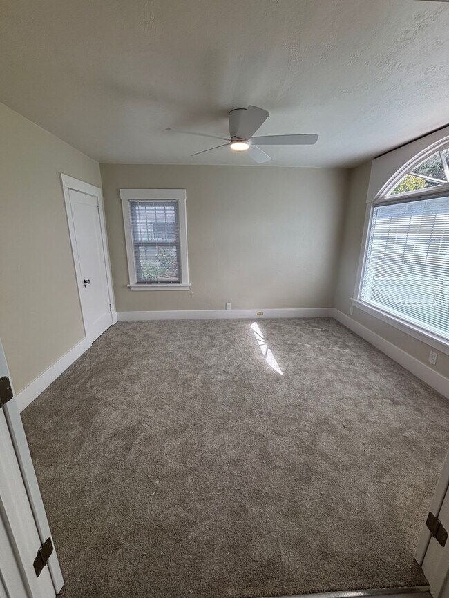 Building Photo - Newly updated 3 Bedroom 2 Bathroom Single Level Home in Santa Rosa's Junior College Area