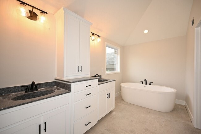 Building Photo - For Rent-Beautiful New 4 Bedroom, 3 bathro...