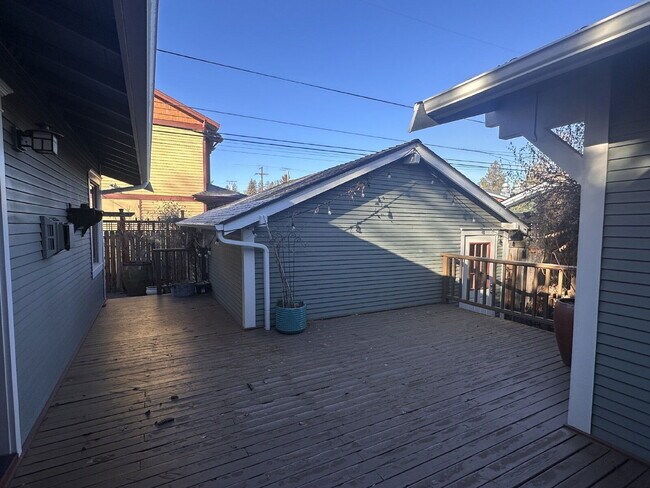 Building Photo - 607 NW Federal St