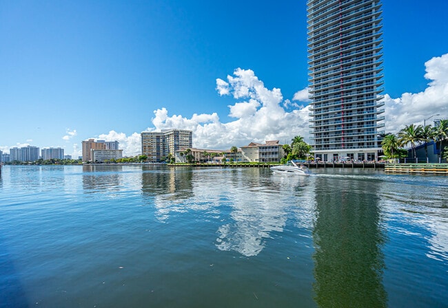 Building Photo - 1801 S Ocean Dr