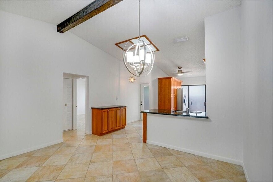 Building Photo - 540 Shady Pine Way