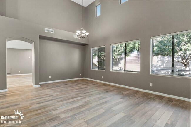 Building Photo - Stunning 4Bdm 3Ba Home with Modern Features in Waddell!