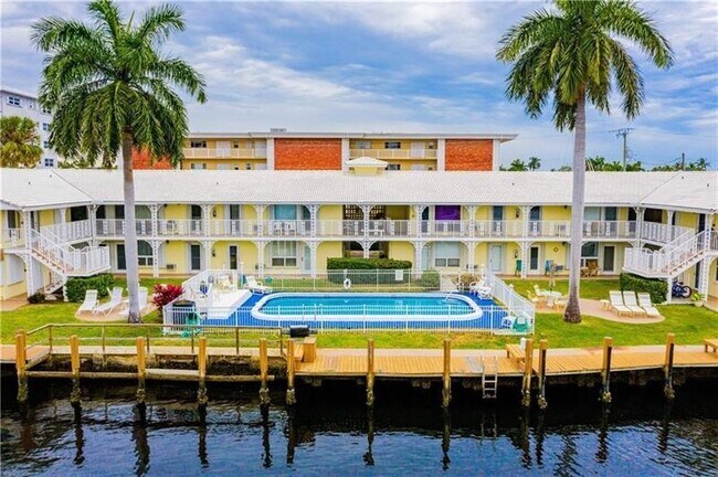 Building Photo - 2840 NE 33rd Ct