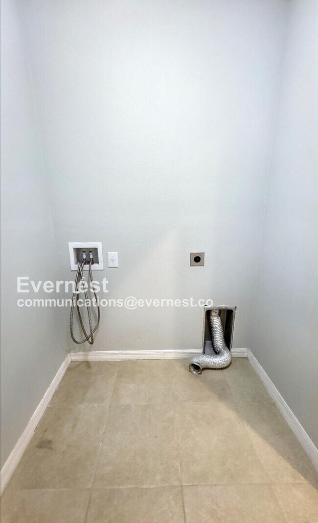 Building Photo - 5006 Willow Breeze Wy