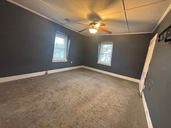 Building Photo - 127 Court St